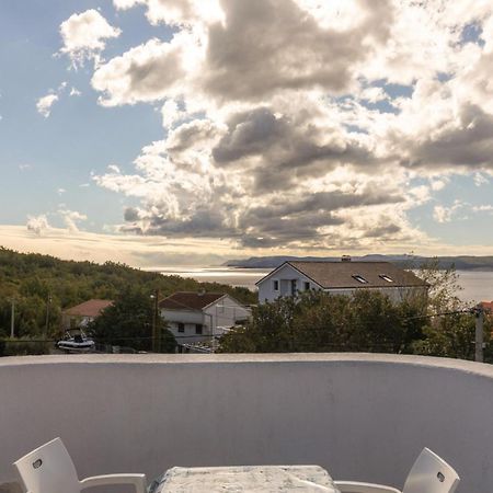 1 Bedroom Cozy Apartment In יאדראנובו מראה חיצוני תמונה